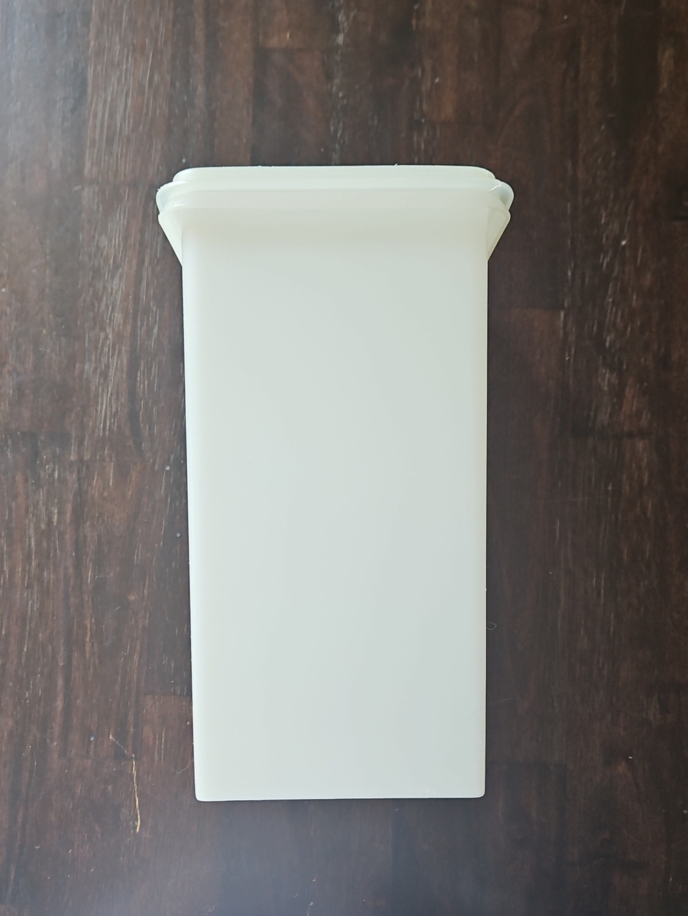 VTG Tupperware Storage Container - Picture 2 of 4